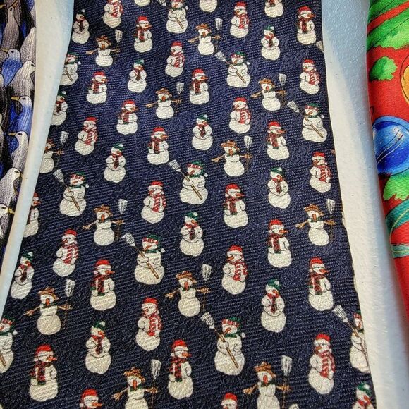 Set of 3 Holiday Christmas Winter Silk Neck Ties Ornaments Snowmen Penguin - Picture 4 of 10